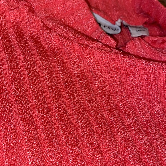 sparkly pink top, short sleeves and high neckline - Picture 3 of 3